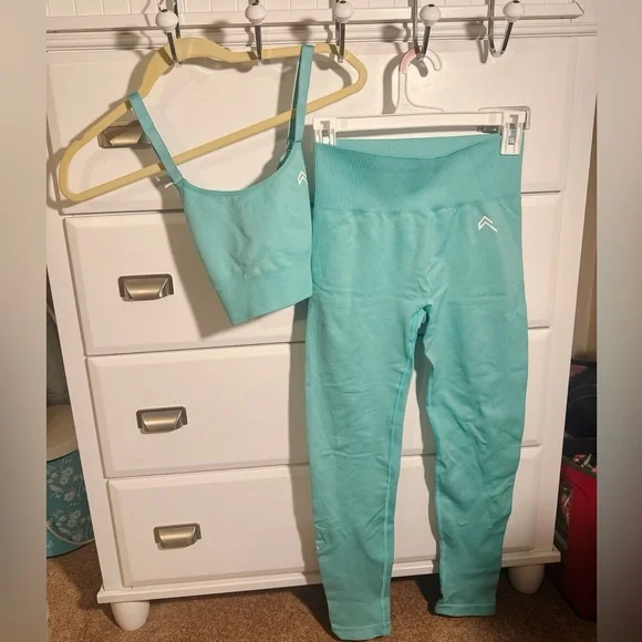 Oner Active Classic Seamless Sports Bra & Leggings in Lagoon Marl - Picture 2 of 2